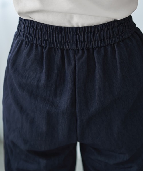 STYLE DELI（スタイルデリ）の「涼しいシボ入りリラックスパンツ（その他パンツ・レディース・ライトブルー/ホワイト/ネイビー・FREE）」の7枚目の写真
