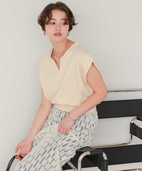 titivate(ティティベイト)の「キーネックカットソーコンパクトトップス(Tシャツ/カットソー・レディース・アイボリー/ブラウン/オートミール・L/M/S)」の10枚目の写真