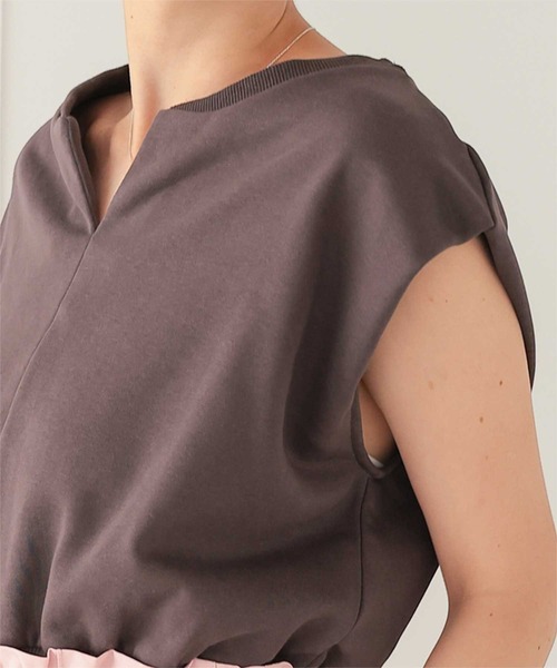 titivate(ティティベイト)の「キーネックカットソーコンパクトトップス(Tシャツ/カットソー・レディース・アイボリー/ブラウン/オートミール・L/M/S)」の20枚目の写真