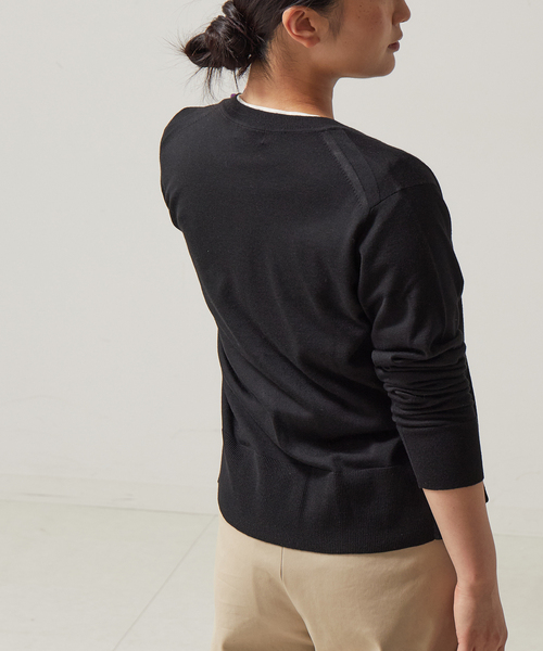 journal standard L'essage（ジャーナルスタンダードレサージュ）の「cashfeelクルーネックカーディガン（カーディガン/ボレロ・レディース・グレー/ブラック/キャメル/レッド・FREE）」の9枚目の写真