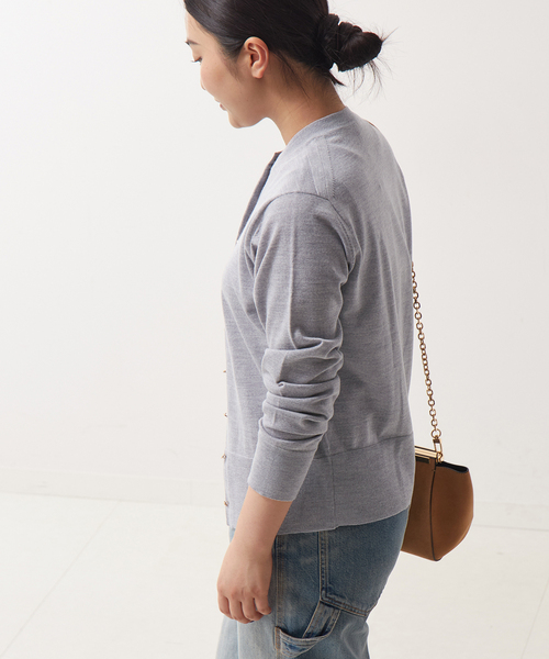 journal standard L'essage（ジャーナルスタンダードレサージュ）の「cashfeelクルーネックカーディガン（カーディガン/ボレロ・レディース・グレー/ブラック/キャメル/レッド・FREE）」の16枚目の写真