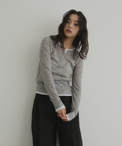 hellam（へラム）の「配色ヘンリーネックシアートップス（Tシャツ/カットソー・レディース・マスタード/ブラウン/アイボリー/ブラック/杢グレー・FREE）」の3枚目の写真