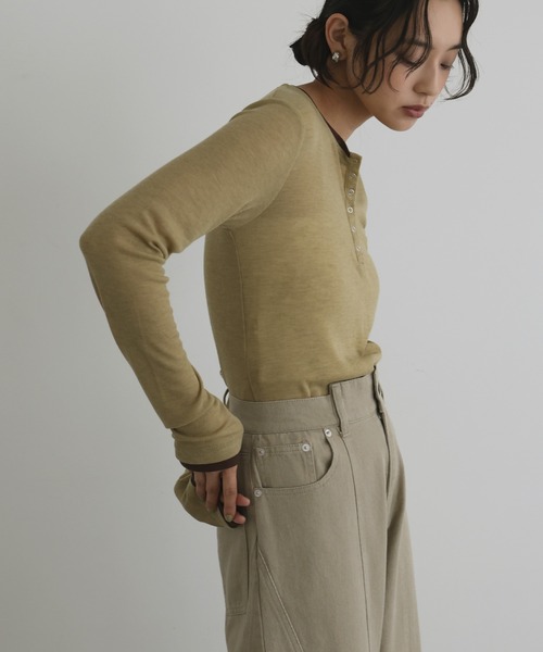 hellam（へラム）の「配色ヘンリーネックシアートップス（Tシャツ/カットソー・レディース・マスタード/ブラウン/アイボリー/ブラック/杢グレー・FREE）」の17枚目の写真