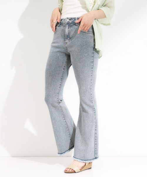 Cutie Blonde（キューティーブロンド）の「【ひんやり/S-LL】ストレッチフレアデニム（デニムパンツ・レディース・ブラック/ライトブルー・01/02/03/04）」の2枚目の写真