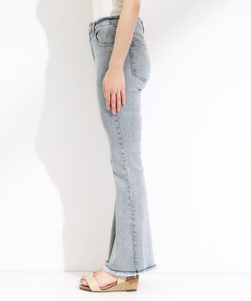 Cutie Blonde（キューティーブロンド）の「【ひんやり/S-LL】ストレッチフレアデニム（デニムパンツ・レディース・ブラック/ライトブルー・01/02/03/04）」の9枚目の写真