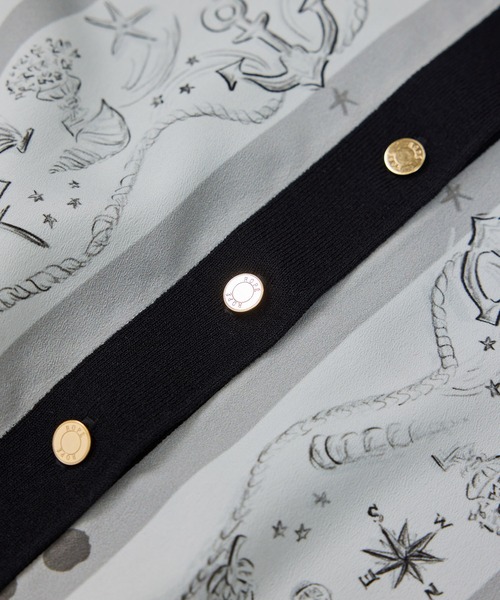 ROPE'（ロペ）の「【洗える】【YUKO SAEKI for ROPE'・コラボ】スカーフ柄プリント カーディガンブラウス（シャツ/ブラウス・レディース・ブラック・FREE）」の3枚目の写真