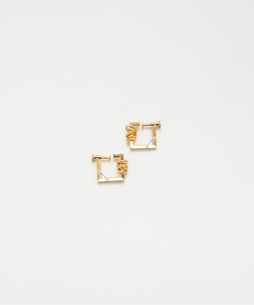 LAPUIS（ラピュイ）の「LAPUIS(ラピュイ) Coil Frame earring（イヤリング・レディース・ゴールド/マルチ・FREE）」の7枚目の写真