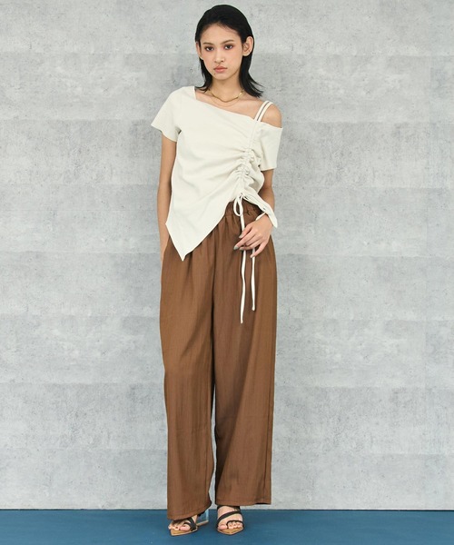 ANAP(アナップ)の「サイド ギャザー デザイン ワンショルダー リブ トップス(Tシャツ/カットソー・レディース・キナリ/ダークグレー/ブラウン・FREE)」の7枚目の写真