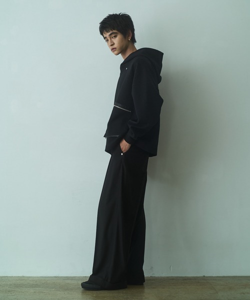 PHILTHEORY（フィルセオリー）の「Cross neck cargo Parka / クロスネックカーゴパーカー（パーカー・メンズ・グレー/ブラック・1/3/2）」の4枚目の写真