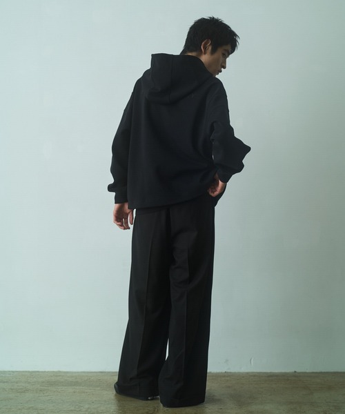 PHILTHEORY（フィルセオリー）の「Cross neck cargo Parka / クロスネックカーゴパーカー（パーカー・メンズ・グレー/ブラック・1/3/2）」の5枚目の写真