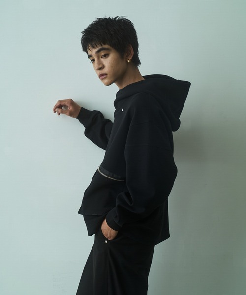 PHILTHEORY（フィルセオリー）の「Cross neck cargo Parka / クロスネックカーゴパーカー（パーカー・メンズ・グレー/ブラック・1/3/2）」の8枚目の写真