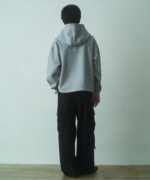 PHILTHEORY（フィルセオリー）の「Cross neck cargo Parka / クロスネックカーゴパーカー（パーカー・メンズ・グレー/ブラック・1/3/2）」の14枚目の写真