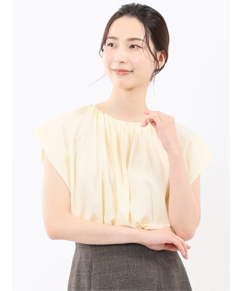 m.f.editorial(エムエフエディトリアル)の「【ストレッチ ややゆったり】m.f.エディトリアル レディース ギャザーネック 半袖 プルオーバー(Tシャツ/カットソー・レディース・パープル/グリーン系その他/アイボリー/サックスブルー・LARGE/MEDIUM)」の2枚目の写真
