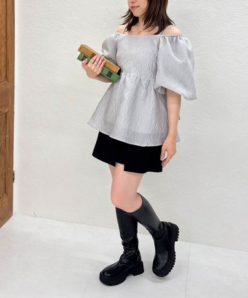 31 Sons de mode（トランテアン　ソン　ドゥ　モード）の「WEB限定 2025秋冬新作 2wayオフショルジャガードブラウス（シャツ/ブラウス・レディース・グレー/ブラック/アイボリー・ﾌﾘ-）」の8枚目の写真