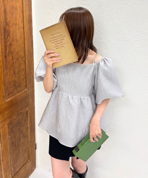 31 Sons de mode（トランテアン　ソン　ドゥ　モード）の「WEB限定 2025秋冬新作 2wayオフショルジャガードブラウス（シャツ/ブラウス・レディース・グレー/ブラック/アイボリー・ﾌﾘ-）」の14枚目の写真