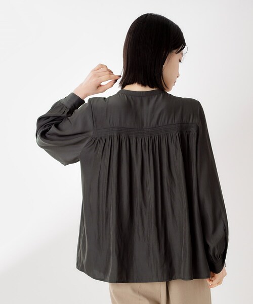 THE SHOP TK （ザ ショップ ティーケー ）の「ヴィンテージサテンギャザーシャツ（シャツ/ブラウス・レディース・オレンジ/スミクロ/アイボリー・13/12）」の12枚目の写真