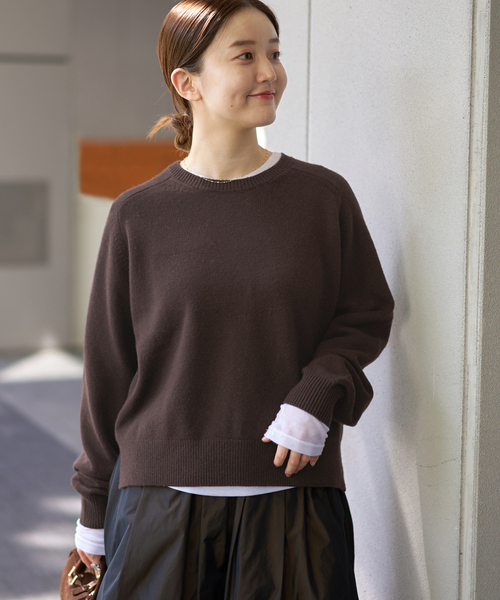 IENA（イエナ）の「SUPER180クルーネックプルオーバー（ニット/セーター・レディース・ブラウン/チャコールグレー/ネイビー/アイボリー/ピンク・FREE）」の8枚目の写真