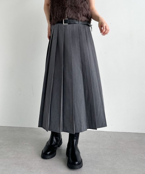 archives(アルシーヴ)の「ベルトプリーツスカート(スカート・レディース・モカ/ブラック/グレー・MEDIUM)」の21枚目の写真
