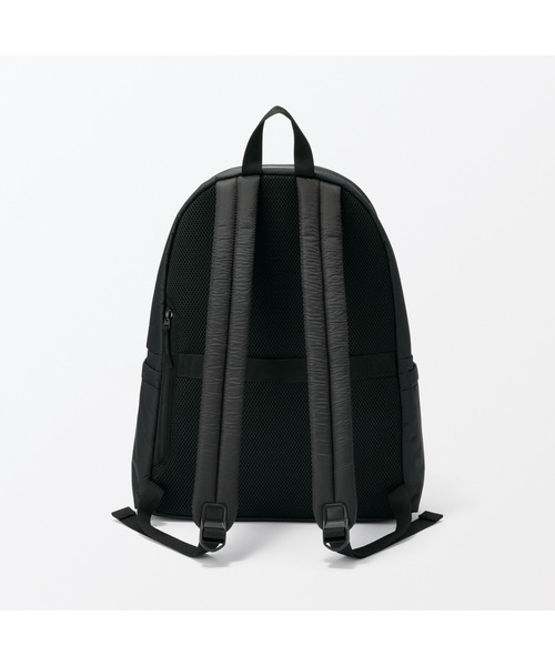 無印良品（ムジルシリョウヒン）の「肩の負担を軽くする　撥水中わた入りリュックサック（バックパック/リュック・レディース・キャメル/ブラック・FREE）」の3枚目の写真