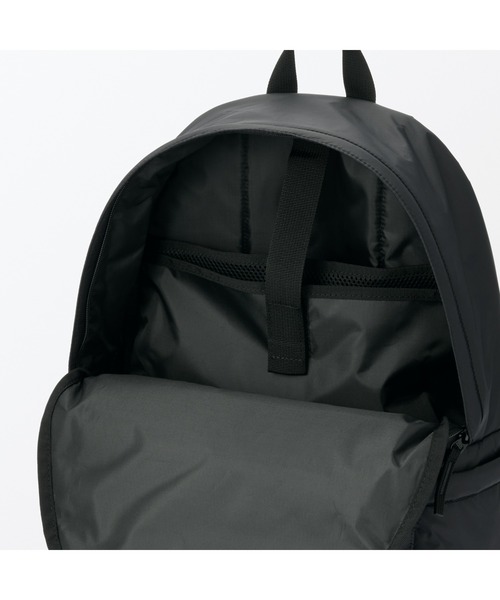 無印良品（ムジルシリョウヒン）の「肩の負担を軽くする　撥水中わた入りリュックサック（バックパック/リュック・レディース・キャメル/ブラック・FREE）」の4枚目の写真