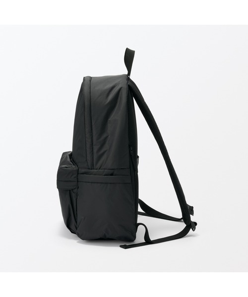 無印良品（ムジルシリョウヒン）の「肩の負担を軽くする　撥水中わた入りリュックサック（バックパック/リュック・レディース・キャメル/ブラック・FREE）」の6枚目の写真