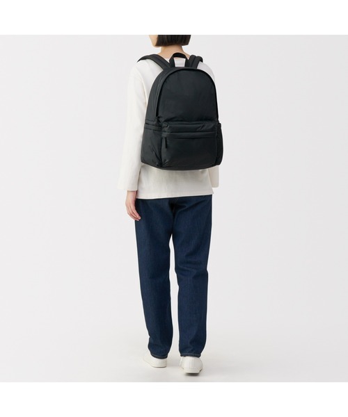無印良品（ムジルシリョウヒン）の「肩の負担を軽くする　撥水中わた入りリュックサック（バックパック/リュック・レディース・キャメル/ブラック・FREE）」の10枚目の写真