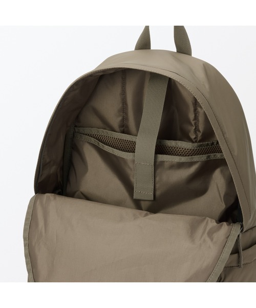 無印良品（ムジルシリョウヒン）の「肩の負担を軽くする　撥水中わた入りリュックサック（バックパック/リュック・レディース・キャメル/ブラック・FREE）」の17枚目の写真