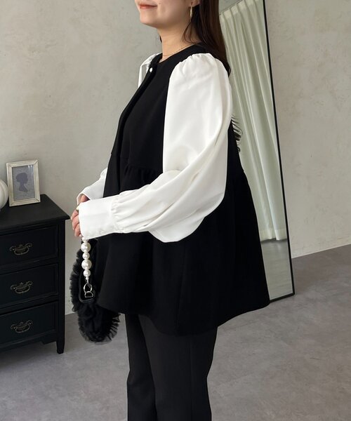 prose verse(プロズヴェール)の「パールボタンドッキングペプラムブラウス(シャツ/ブラウス・レディース・ブラック・LARGE/MEDIUM)」の6枚目の写真