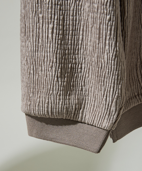 ABAHOUSE（アバハウス）の「ベロアプリーツ ニットポロシャツ / オーバーサイズ（ポロシャツ・メンズ・ブラウン/ネイビー/ブラック・46/48）」の15枚目の写真