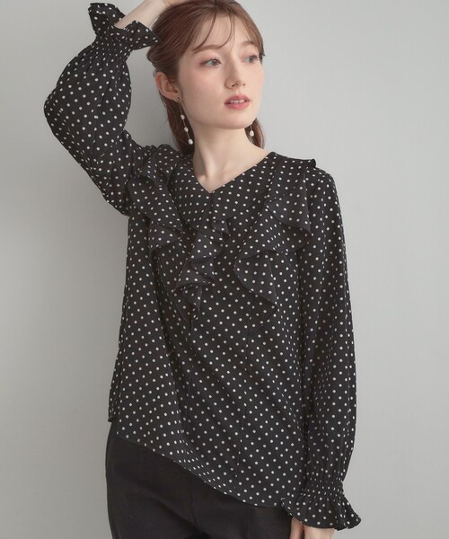 couture brooch（クチュールブローチ）の「【大人可愛い・通勤】ラッフルフリルブラウス（シャツ/ブラウス・レディース・ブラック系/ライトグレー/ブラウン系その他・38/40/42/36）」の9枚目の写真