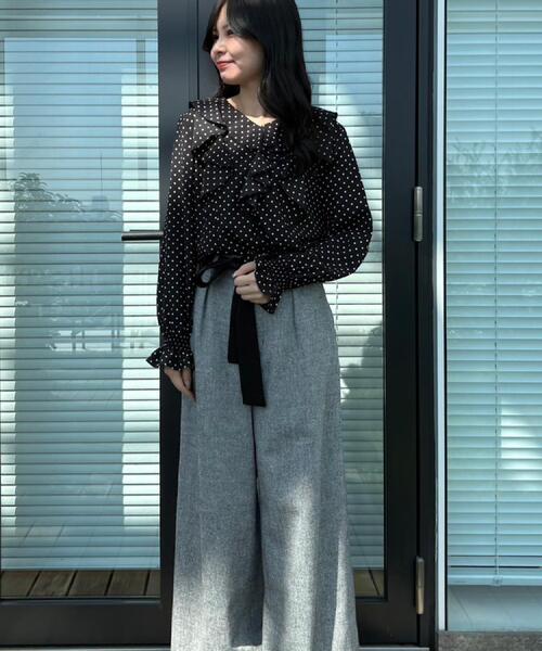 couture brooch（クチュールブローチ）の「【大人可愛い・通勤】ラッフルフリルブラウス（シャツ/ブラウス・レディース・ブラック系/ライトグレー/ブラウン系その他・38/40/42/36）」の14枚目の写真