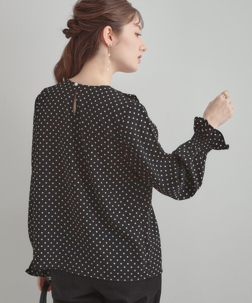 couture brooch（クチュールブローチ）の「【大人可愛い・通勤】ラッフルフリルブラウス（シャツ/ブラウス・レディース・ブラック系/ライトグレー/ブラウン系その他・38/40/42/36）」の15枚目の写真