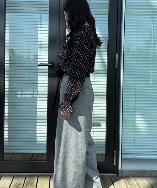 couture brooch（クチュールブローチ）の「【大人可愛い・通勤】ラッフルフリルブラウス（シャツ/ブラウス・レディース・ブラック系/ライトグレー/ブラウン系その他・38/40/42/36）」の16枚目の写真