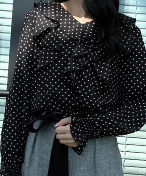 couture brooch（クチュールブローチ）の「【大人可愛い・通勤】ラッフルフリルブラウス（シャツ/ブラウス・レディース・ブラック系/ライトグレー/ブラウン系その他・38/40/42/36）」の18枚目の写真