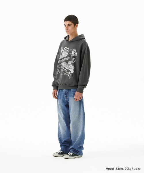 MAHAGRID(マハグリッド)の「『mahagrid/マハグリッド』 BUZZ KID HOODIE/バズキッドデザイン プルオーバーパーカー(パーカー・レディース・カーキ/チャコールグレー・L/M/S)」の4枚目の写真