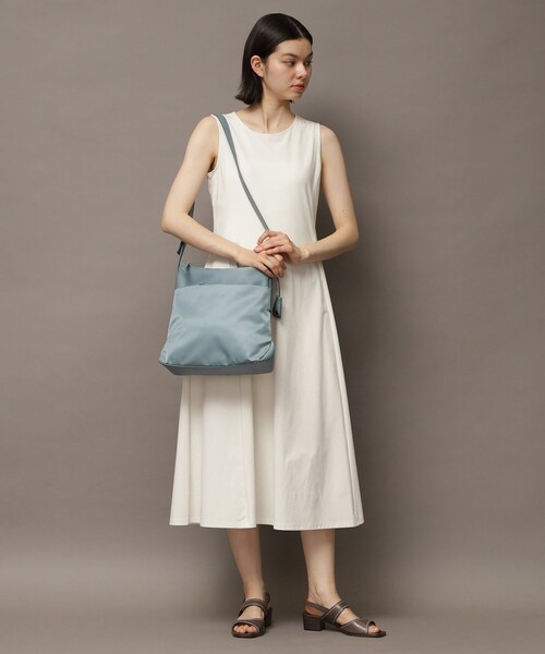 HIROFU(ヒロフ)の「【リベロ】ナイロン ショルダーバッグ M(商品番号:P25-39508)(ショルダーバッグ・レディース・グレー系その他/ブラック/サックスブルー・02)」の6枚目の写真