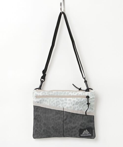 GREGORY(グレゴリー)の「グレゴリー GREGORY クラシックサコッシュMスノーレオパード(ハンドバッグ・メンズ・その他・ONE SIZE)」の1枚目の写真