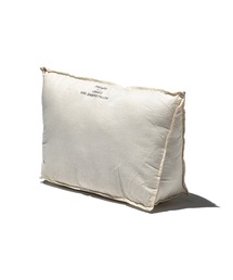 PUEBCO（プエブコ）の「BAG SHAPER PILLOW Triangle Large（クッション/クッションカバー）」