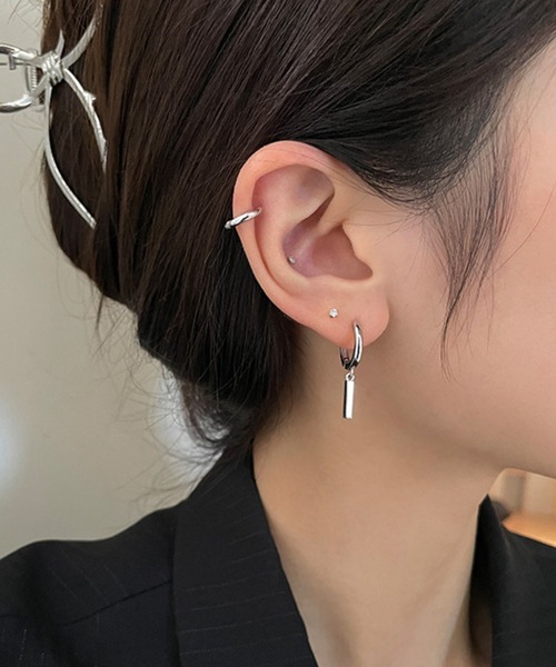 tunee(チュニー)の「【436572】バーデザインスウェイリングピアス(RZ)(ピアス(両耳用)・レディース・シルバー・FREE)」の4枚目の写真