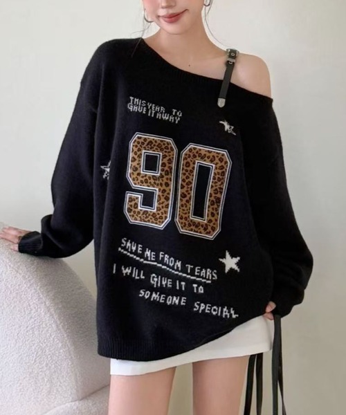 Sibra(シブラ)の「【ゆったりシルエット/3色展開】レオパードナンバー×肩ストラップデザインニット(ニット/セーター・レディース・ブラウン/アイボリー/ブラック・M)」の3枚目の写真