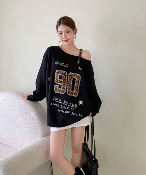 Sibra(シブラ)の「【ゆったりシルエット/3色展開】レオパードナンバー×肩ストラップデザインニット(ニット/セーター・レディース・ブラウン/アイボリー/ブラック・M)」の4枚目の写真