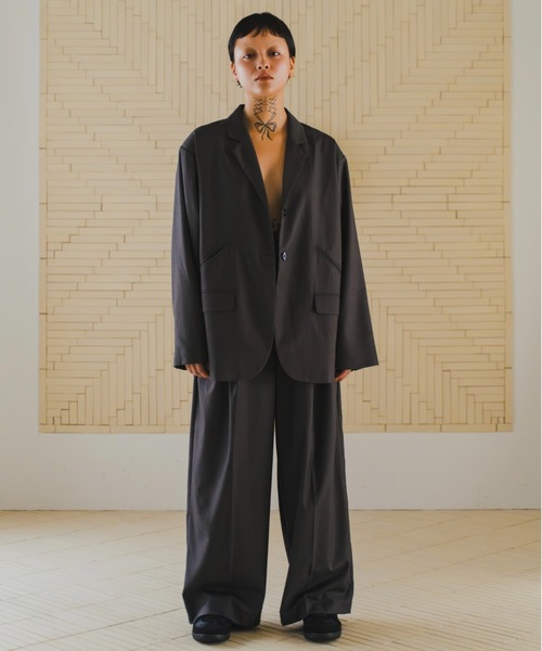 lit(リット)の「Curve Pocket Tailored Jacket(テーラードジャケット・レディース・ブラック/ダークグレー・FREE)」の5枚目の写真