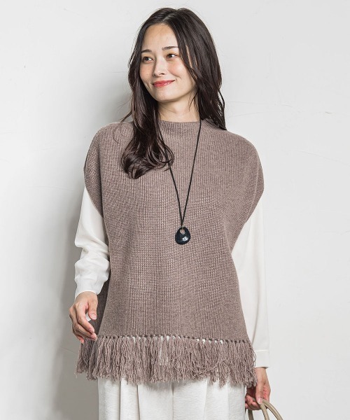 LAUTREAMONT(ロートレアモン)の「カシミヤシルクフリンジベスト(ニット/セーター・レディース・キャメル/オフホワイト・9号)」の2枚目の写真