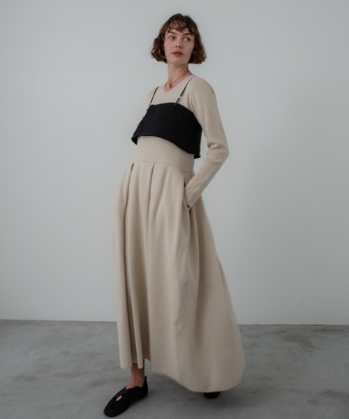 MAISON ELLIE(メゾンエリー)の「tuck A line knit one-piece(ワンピース・レディース・ベージュ/ブラック/グレー・FREE)」の1枚目の写真