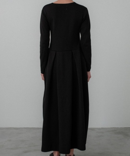 MAISON ELLIE(メゾンエリー)の「tuck A line knit one-piece(ワンピース・レディース・ベージュ/ブラック/グレー・FREE)」の5枚目の写真