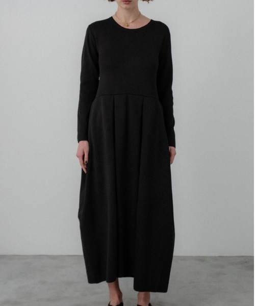 MAISON ELLIE(メゾンエリー)の「tuck A line knit one-piece(ワンピース・レディース・ベージュ/ブラック/グレー・FREE)」の7枚目の写真