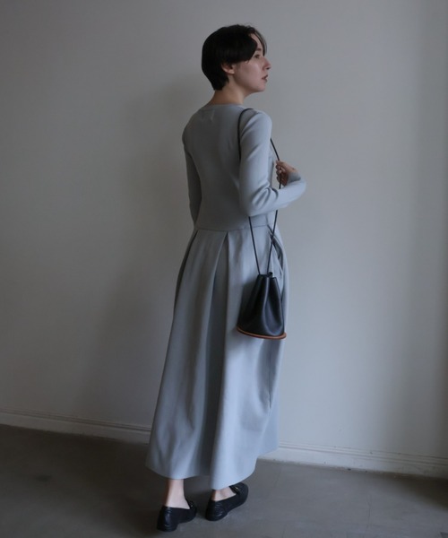 MAISON ELLIE(メゾンエリー)の「tuck A line knit one-piece(ワンピース・レディース・ベージュ/ブラック/グレー・FREE)」の14枚目の写真