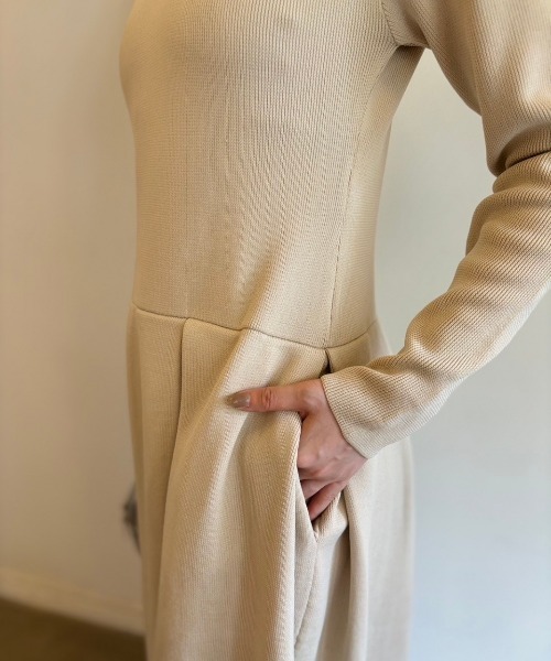 MAISON ELLIE(メゾンエリー)の「tuck A line knit one-piece(ワンピース・レディース・ベージュ/ブラック/グレー・FREE)」の16枚目の写真