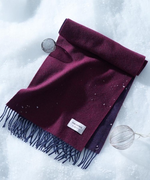tk.TAKEO KIKUCHI(ティーケータケオキクチ)の「【カシミヤ100%】ピュアカシミヤリバーシブルマフラー(マフラー・メンズ・ボルドー/ブルーグリーン/アイボリー/ブルー系その他/ブラック・00)」の5枚目の写真