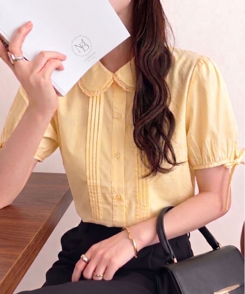 Ada.(エイダ)の「丸襟 ピンタックデザイン パフスリーブブラウス(シャツ/ブラウス・レディース・ブルー/ホワイト/ピンク/イエロー・FREE)」の1枚目の写真